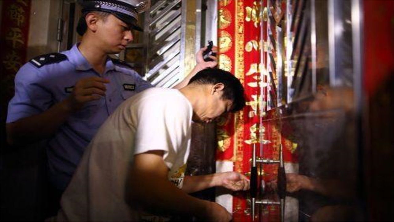 宁夏区请开锁师傅开了锁后，师傅为什么一般都不进门，就算主人请也不进去？